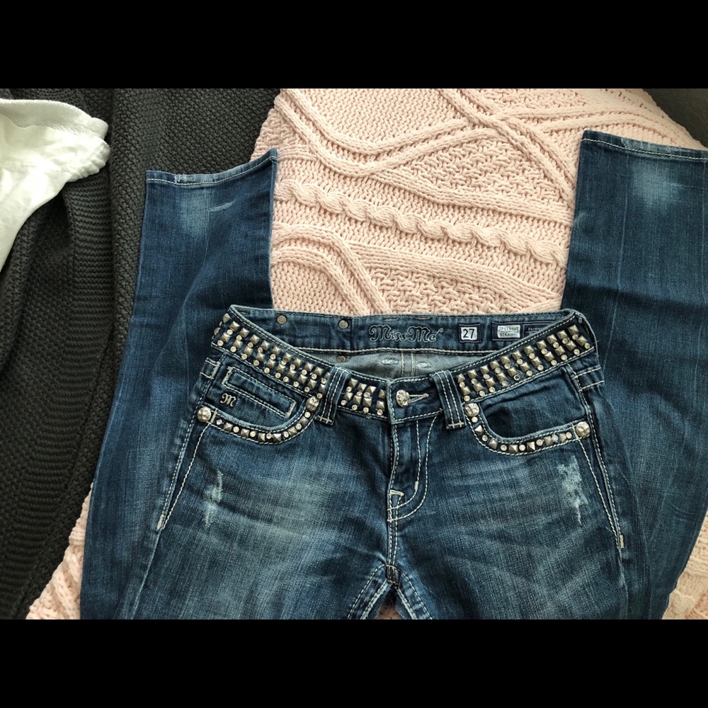 RARE Miss Me Slim Jeans with belt jems!!